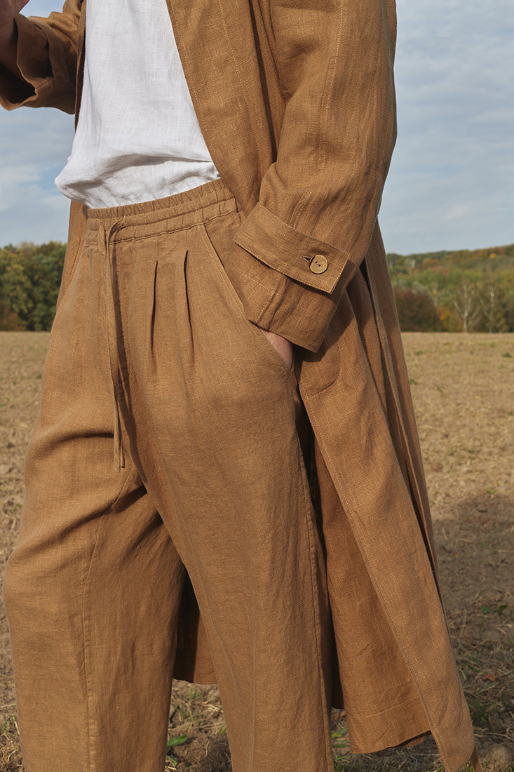 pleated pants