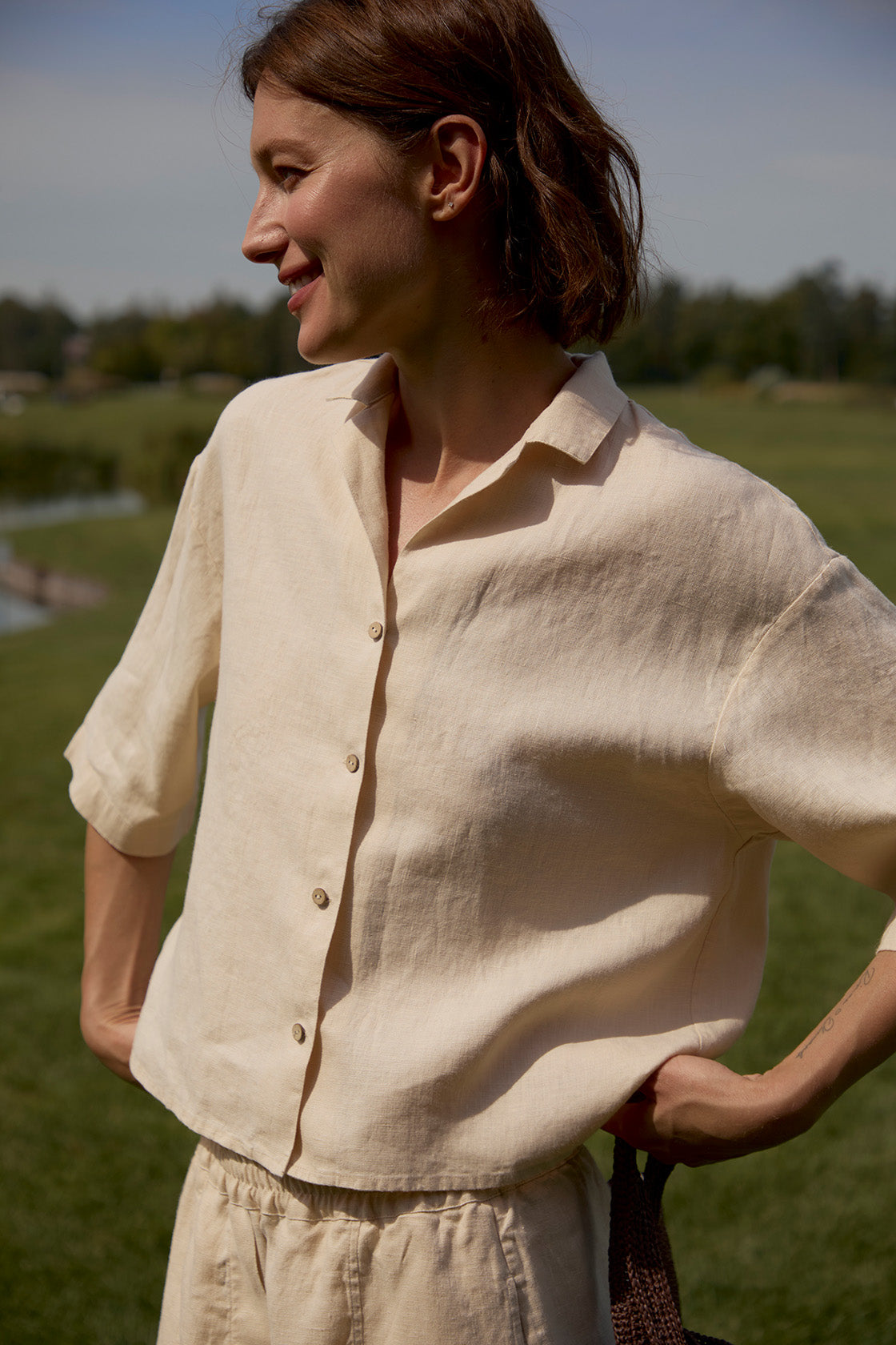 Women's crop linen blouse
