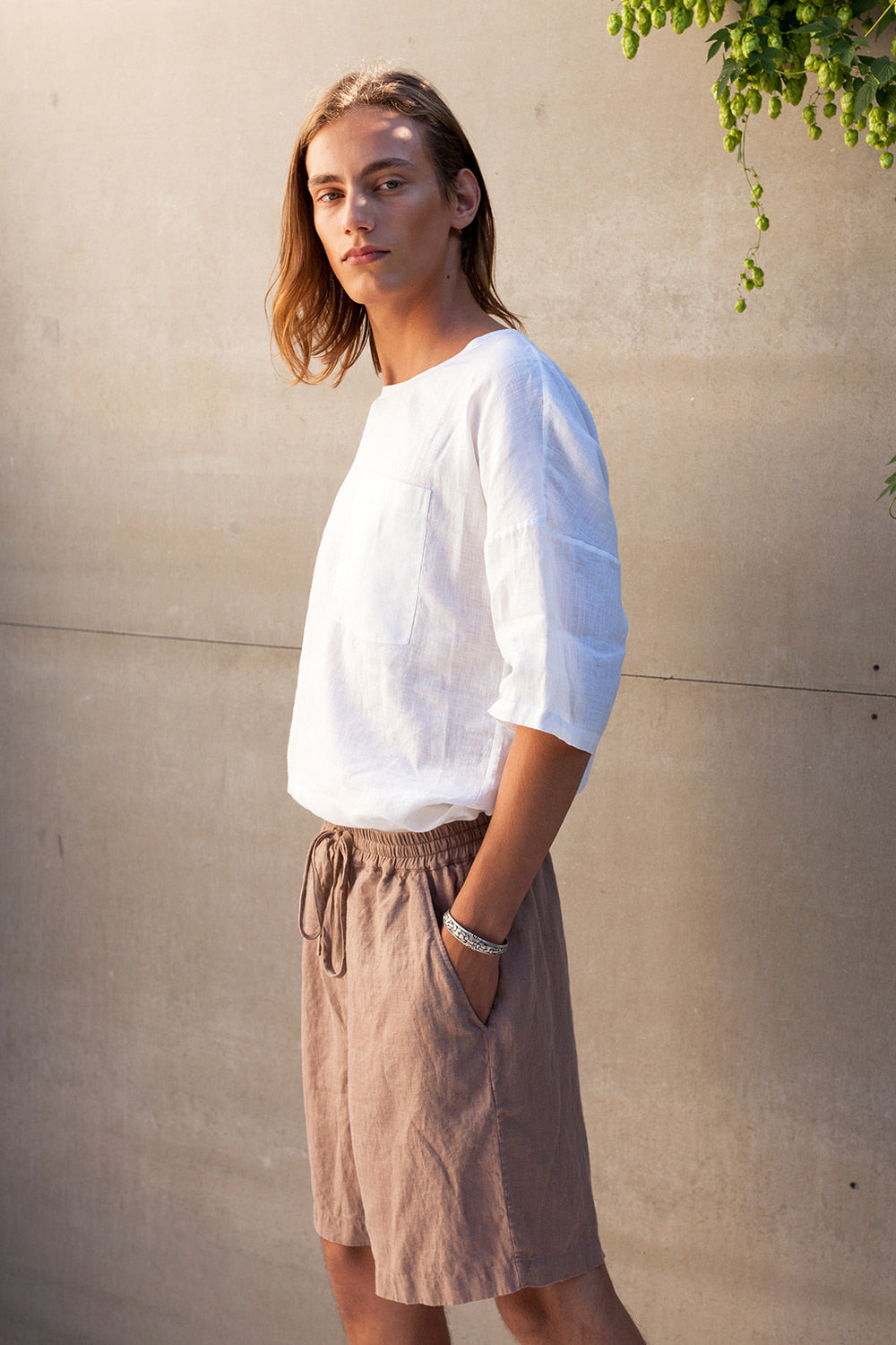linen shorts man