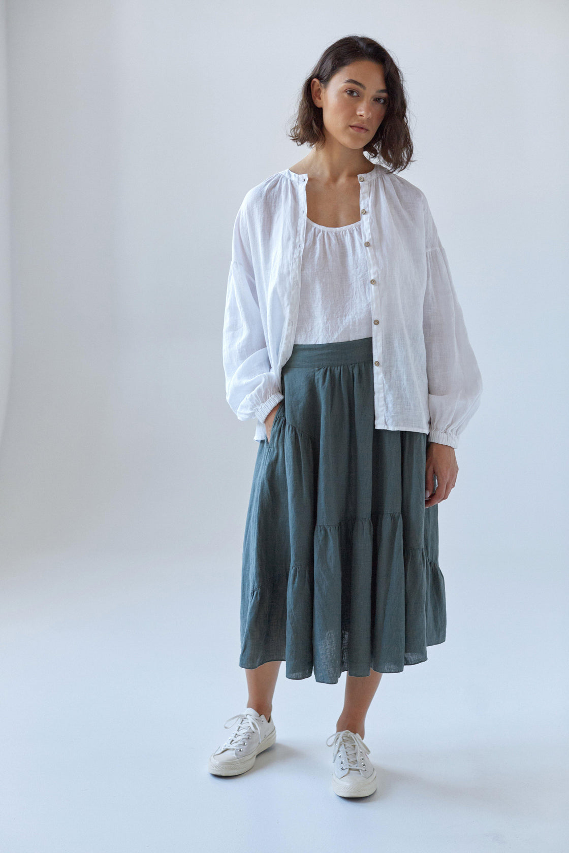 White Long Sleeve Linen Blouse with Green Skirt - Manufacture de Lin